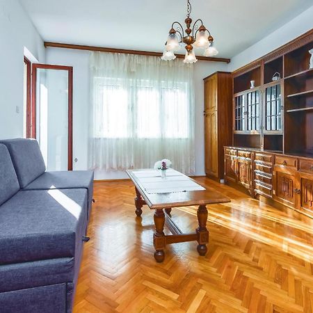 Lovely Apartment In Podstrana With Kitchen Esterno foto
