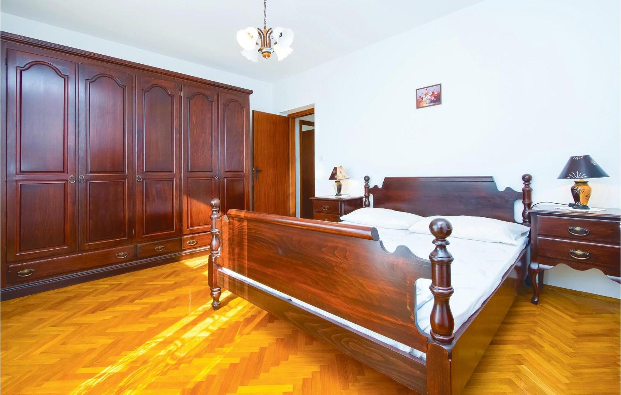 Lovely Apartment In Podstrana With Kitchen Esterno foto